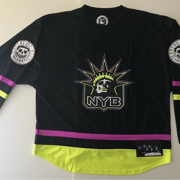 Size Large - Picture 8 of 16